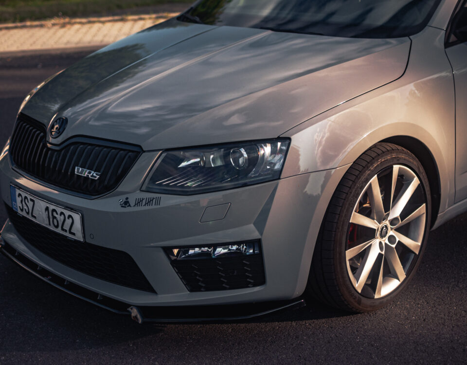Přední část auta Škoda Octavia RS